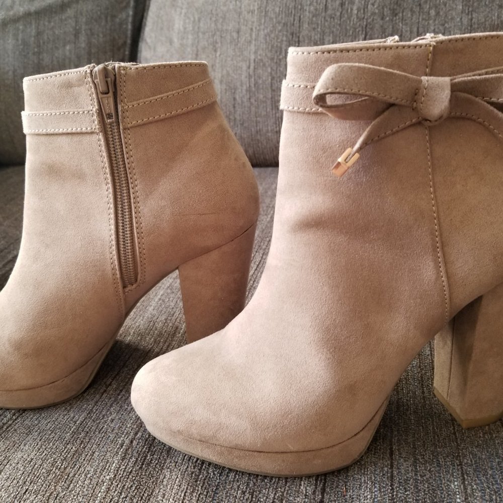 Side Bow Booties